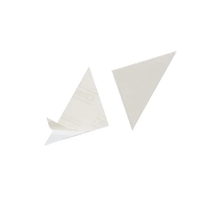 Imagen de Durable 828119 Funda triangular Paquete autoadhesivo Cornerfix de 75 x75 mm 100 transparentes
