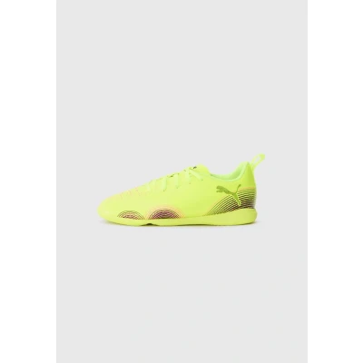Imagen de Puma Future 8 PLAY IT JR Unisex Botas de fútbol sin tacos para niños, Talla: 34.5, Yellow/black Zapatos