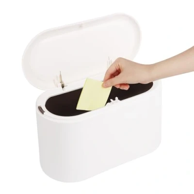 Imagen de UKOFEW Cubo de Basura Mesa con Tapa,Papelera Escritorio,Mini Bote Tapa para Dormitorio, Cocina, Oficina,Tocador (Blanco)