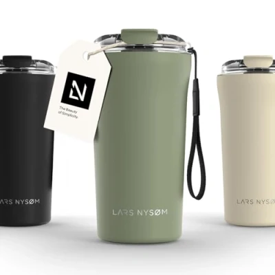 Imagen de LARS NYSØM Taza térmica Café para llevar con correa y Tapa Tritan Termo de 0,5 litros aislante Travel mug acero inoxidable a prueba fugas (Sage Green, 500ml)