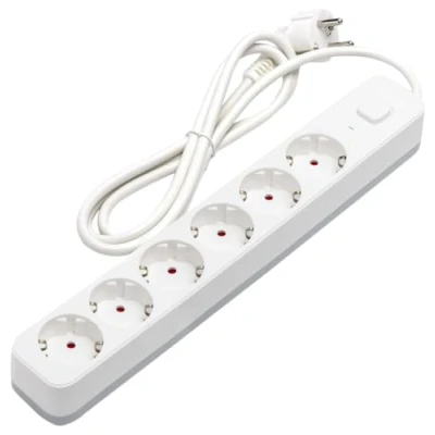 Imagen de Regleta alemana Serie L de 6 vías con interruptor. Ideal para organizar tus dispositivos electrónicos. Longitud 1,5 m, 3G y cable mm² en elegante blanco gris.