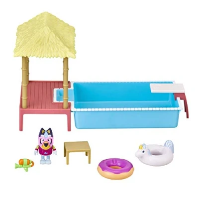 Imagen de Bluey Pool Time Fun Playset: figure in Swim Suit, with Diving Board and Deck 4 Accessories