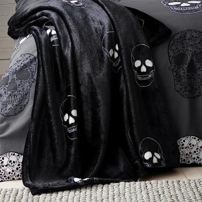 Imagen de Catherine Lansfield Skulls Manta de Forro Polar (130 x 170 cm), Color Gris