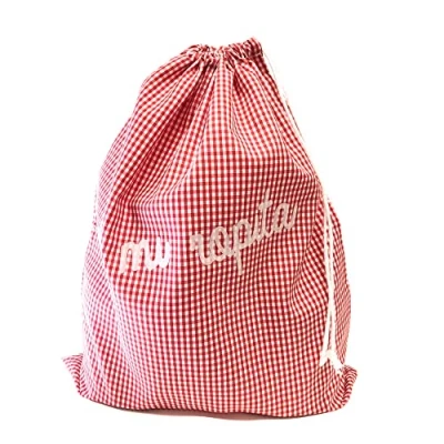 Imagen de Bolsa reutilizable para ropa con estampado vichy color rojo. de tela lavable colegio, ideal recambio niños. Saco ecológico ropa, zapatos, pañales.