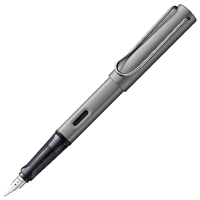 Imagen de Lamy AL star graphite Pluma estilográfica con empuñadura ergonómica y plumín de acero pulido en tamaño M cuerpo aluminio ligero incluye cartucho T 10 azul Diestro