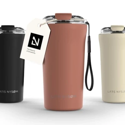 Imagen de LARS NYSØM Taza térmica Café para llevar con correa y Tapa Tritan Termo de 0,5 litros aislante Travel mug acero inoxidable a prueba fugas (Brick Red, 500ml)