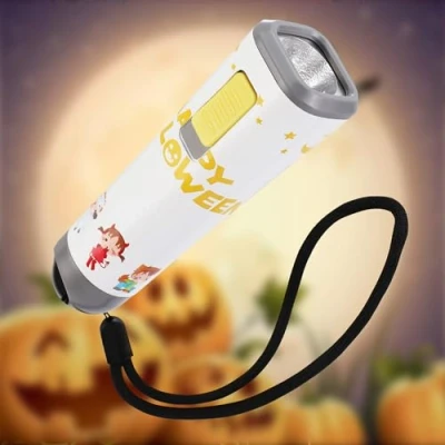 Imagen de EverBrite Mini Linterna, Antorcha para Niños de Color Blanca, Iluminación Nocturna, LED Linterna Pequeña, Infantil con 3 Pilas AAA, Regalo Chicos