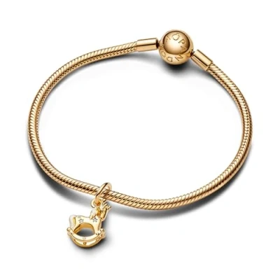 Imagen de Pandora Moments Colgante con diseño de unicornio balancín chapado en oro 14 quilates circonitas cúbicas transparentes y esmalte blanco brillante