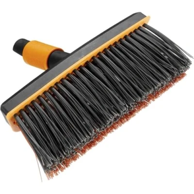 Imagen de Fiskars Cepillo de exterior, Cabezal herramienta QuikFit, Largo: 26 cm, Cerdas polipropileno, Negro/Naranja, 1001417