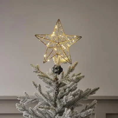 Imagen de Lights4fun Estrella Dorada Iluminada para Árbol de Navidad 30 cm con 25 LED Blanco Cálido a Pilas y Temporizador Decoración Navideña Interiores