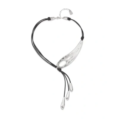 Imagen de UNOde50 Collar corto de latigo ajustable con ala libelula bañado en plata ley y 3 flecos gotas