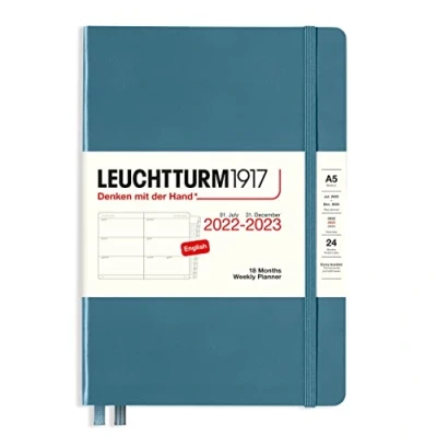 Imagen de LEUCHTTURM1917 366037 Agenda semanal 2023, tamaño mediano (A5), 18 meses, azul piedra, inglés