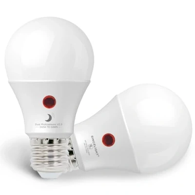 Imagen de SINCELIGHT Bombillas LED con sensor crepuscular (Encender y apagar automático) 9 Vatios Blanco Frío 6000 Kelvin Casquillo E27 900 lúmenes Paquete de 2