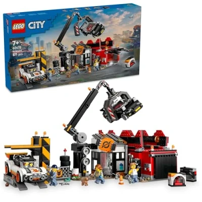 Imagen de LEGO City Desguace con Coches, Depósito de Chatarra Compactadora y Grúa Juguete, 2 Vehículos Clásicos 4 Minifiguras, Regalo para Niños Niñas 7 Años o Más 60472
