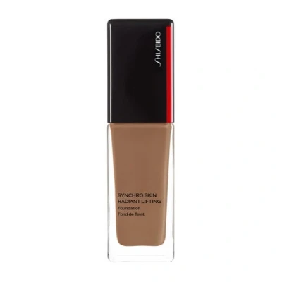 Imagen de Shiseido Synchro Skin Radiant Lifting Base de maquillaje 330 Bamboo 30 ml