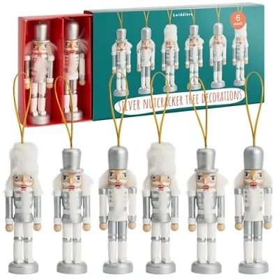 Imagen de THE TWIDDLERS 6 Adornos Navideños de Madera Plateada en Forma Soldado Cascanueces, 10cm Decoraciones para Colgar del árbol con Diseños Tradicionales y Festivos