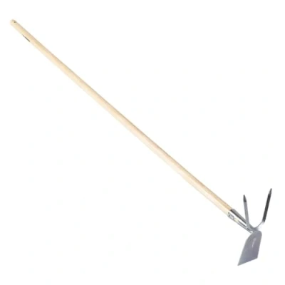 Imagen de Azada de jardin bidente 21cm con mango madera 140cm Bricomed. Doble azada. Ideal para escarbar y quitar malas hierbas.