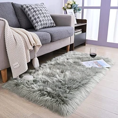 Imagen de YIHAIC Falso Piel de Carnero Vellón Alfombra, Elegante Pelo Largo Mullida Excelente Sintética Calidad Alfombra Lana (Gris, 50 x 150 cm)