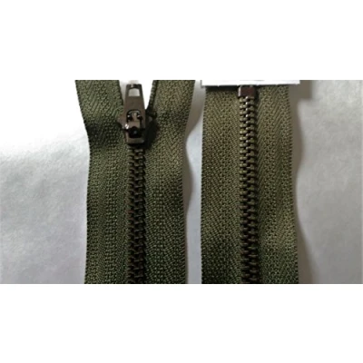 Imagen de M &amp; C Cremallera para vaqueros y pantalones, 15 cm, color verde oscuro