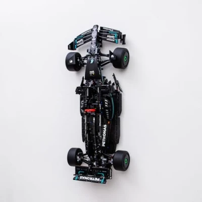 Imagen de Brickify Soporte de pared para Lego 42171 Mercedes AMG F1 W14 E Performance Muestra forma segura tu coche Juego no incluido