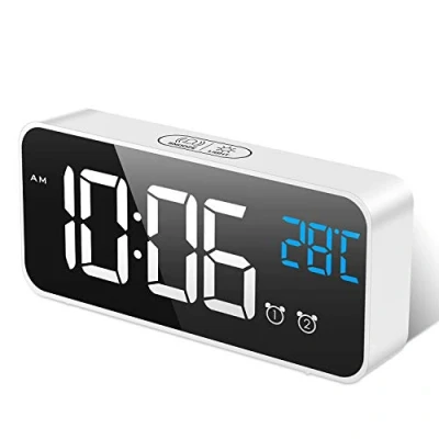 Imagen de MOSUO Reloj Despertador Digital, LED Despertadores Electrónicos Espejo con Temperatura y 2 Alarma, Snooze, Sonido Brillos Regulable, Carga USB para Dormitorio, Oficina, Blanco