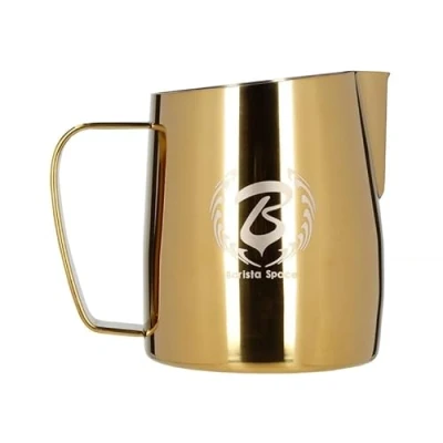 Imagen de Barista Space Jarra de leche plateada pulida, ideal para latte art con boquilla precisa, ligera y manejable, recomendada por campeones del mundo, color plateado dorado, 450 ml