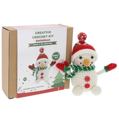 Imagen de Shudehill Giftware Kits creativos de ganchillo Navidad perfectos para aprender o experimentados: pingüino, muñeco nieve, Papá Noel y más (muñeco nieve)