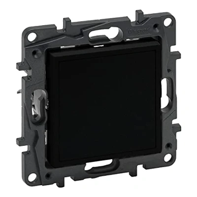 Imagen de Tapa ciega y adaptador para Mosaic Legrand 864579 serie Niloe Step Negro Mate