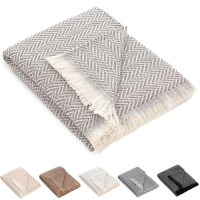Imagen de HIPERMANTA Foulard Multiusos Sofa. Plaid Cubresofa. Manta para Coche. Colcha Comoda Practica Suave Calida. Modelo Zig Zag 230x260 cm Color Marron