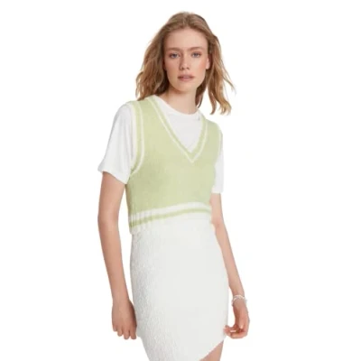 Imagen de Trendyol Chaleco de suéter Regular con Cuello en V, Verde Menta, S para Mujer