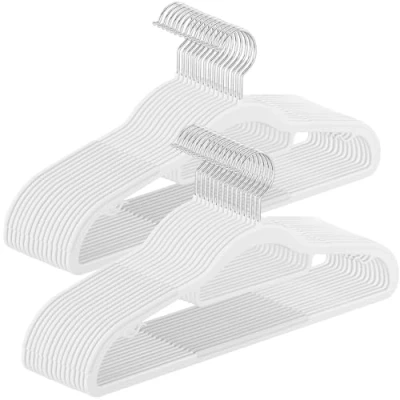 Imagen de SONGMICS Juego de 50 Perchas, Perchas Plástico, Antideslizantes, Ahorra Espacio, 0,5 cm Grosor, 42 Largo, Gancho Plata Giratorio 360, Blanco CRP020W05