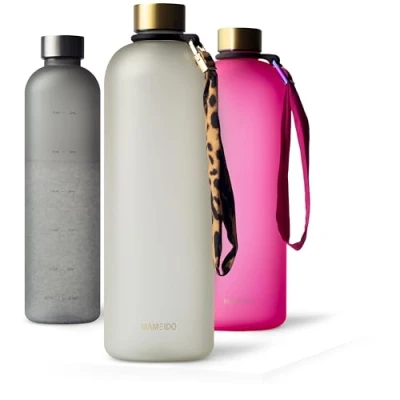 Imagen de MAMEIDO Botella agua 1,5 litro 1,5l motivacional sin BPA, antigoteo, tritan para Colegio, Gym, Oficina (Ivory Beige Gold, 1500ml)