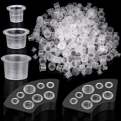 Imagen de 300 Pcs Tazas de Tinta para Tatuajes profesional con 2 Soportes Tazas, YESLUSY Cups Tattoo Kit, Plástico Tapas Tatuaje, Accesorios (S M L)