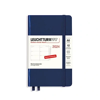 Imagen de LEUCHTTURM1917 367627 Agenda semanal de bolsillo (A6) 2024, con cuaderno adicional para direcciones y aniversarios, azul marino, alemán, 12 meses