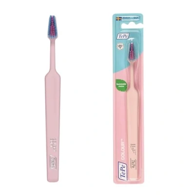 Imagen de cepillo de dientes TePe Colour, suave, rosa claro, 1 ud., cerdas suaves para limpieza precisa y suave adultos niños mayores