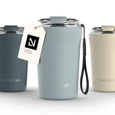 Imagen de LARS NYSØM Taza térmica Café para llevar con correa y Tapa Tritan Termo de 0,38 litros aislante Travel mug acero inoxidable a prueba fugas (Sky Blue, 380ml)