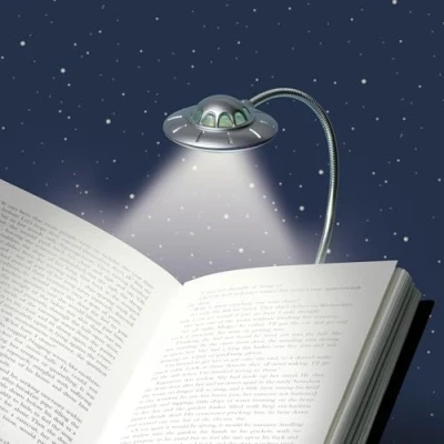 Imagen de IF luz de libro UFO, lectura