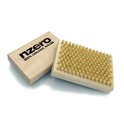 Imagen de NZEROWAX Cepillo de Tampico para Mantenimiento Esquís y Tablas Snowboard 12x8cm…