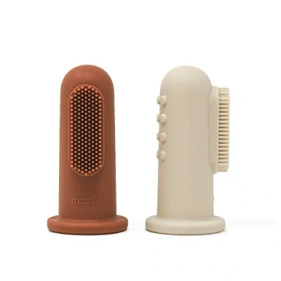 Imagen de Mushie Cepillo de Dientes Dedo para Bebés Set 2 Calma y Estimula las Encías, 0 Años Seguro Niños Pequeños, Niñas Clay/Shifting Sand