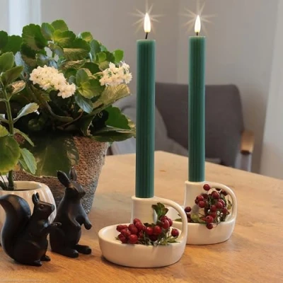 Imagen de hellum 151855 Velas LED (2 unidades, funciona con pilas, color verde oscuro, función de temporizador, mando a distancia, llama parpadeante, 24,5 x 2,2 cm)