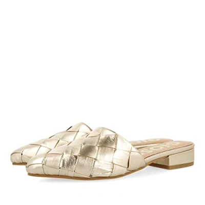 Imagen de GIOSEPPO BABUCHAS Trenzadas EN Color Oro para Mujer LIKA