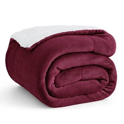 Imagen de Bedsure Manta Sofa Pequeño Polar Reversible de Franela y Sherpa, Gruesa 130x150 cm Microfibra Suave Borreguito, Rojo Oscuro