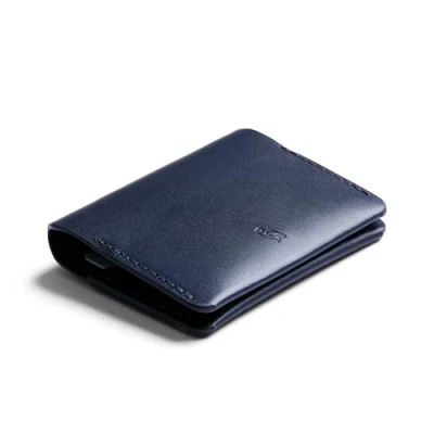 Imagen de Bellroy Under Cover (Cartera Tarjetero de Piel Slim con Almacenamiento para Tarjetas, Ranura Acceso rápido y Espacio Billetes doblados) Navy