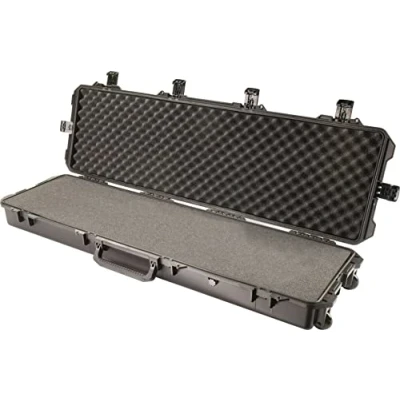 Imagen de Peli Storm IM3300 Maleta técnica para trípodes, bípodes y Armas de Caza Tiro, Resistente al Agua Polvo, 70L Capacidad, Fabricada en EE.UU., con Espuma Personalizable, Color Negro