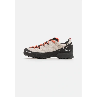 Imagen de SALEWA Wildfire 2 GTX W, Zapatillas de Senderismo, para Mujer, Oatmeal/Black, 40.5 EU