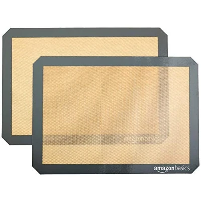 Imagen de Amazon Basics Rectangular Tapete de Silicona para Hornear, Juego 2 Unidad, Beige/Negro, 41.9 L x 29.5 W cm