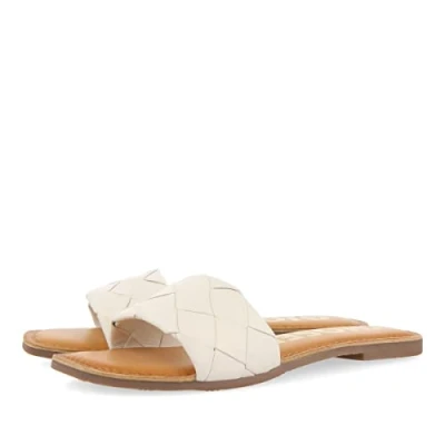Imagen de GIOSEPPO Sandalias Off White Tipo Pala con Trenzado para Mujer SENGLEA