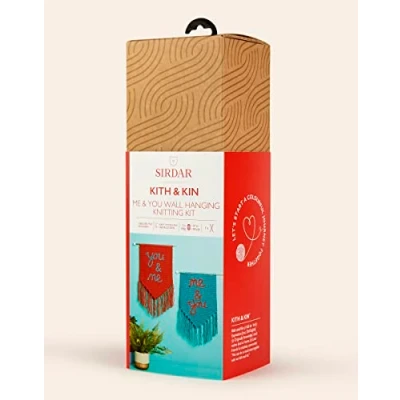 Imagen de Sirdar Kith &amp; Kin, Me You Kit de punto para colgar en la pared