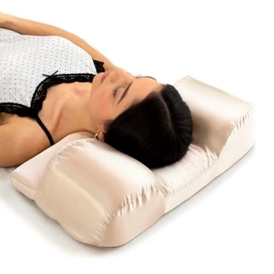 Imagen de InnovaGoods® Almohada Cervical con Funda Satén, de Satén refrescante Cremallera, Ideal para el Cabello y la Piel, Antiarrugas. Beige