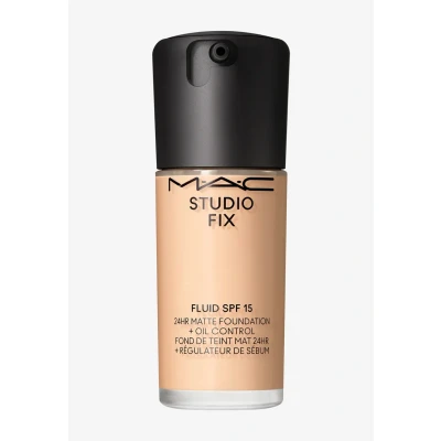 Imagen de MAC Studio Fix Fluid Base de maquillaje SPF 15 NC16 30 ml